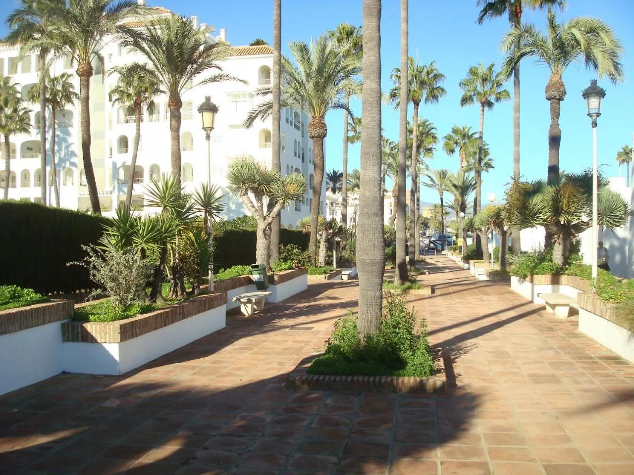 2252-Amazing Apt On Beach, Port View From Terrace! Manilva Διαμέρισμα